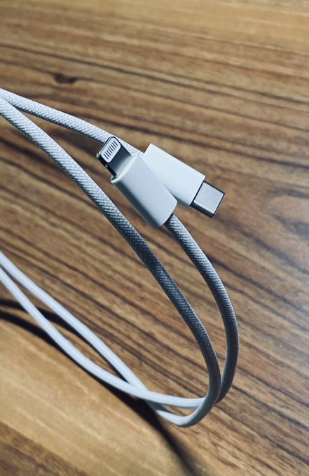 iPhone 12 Apple opakowanie kabel USB C Lightning zawartość pudełek