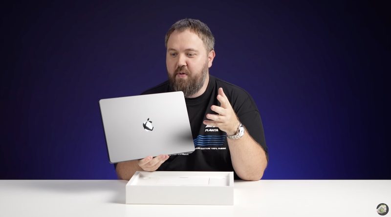 MacBook Pro M4 laptop Apple unboxing wideo